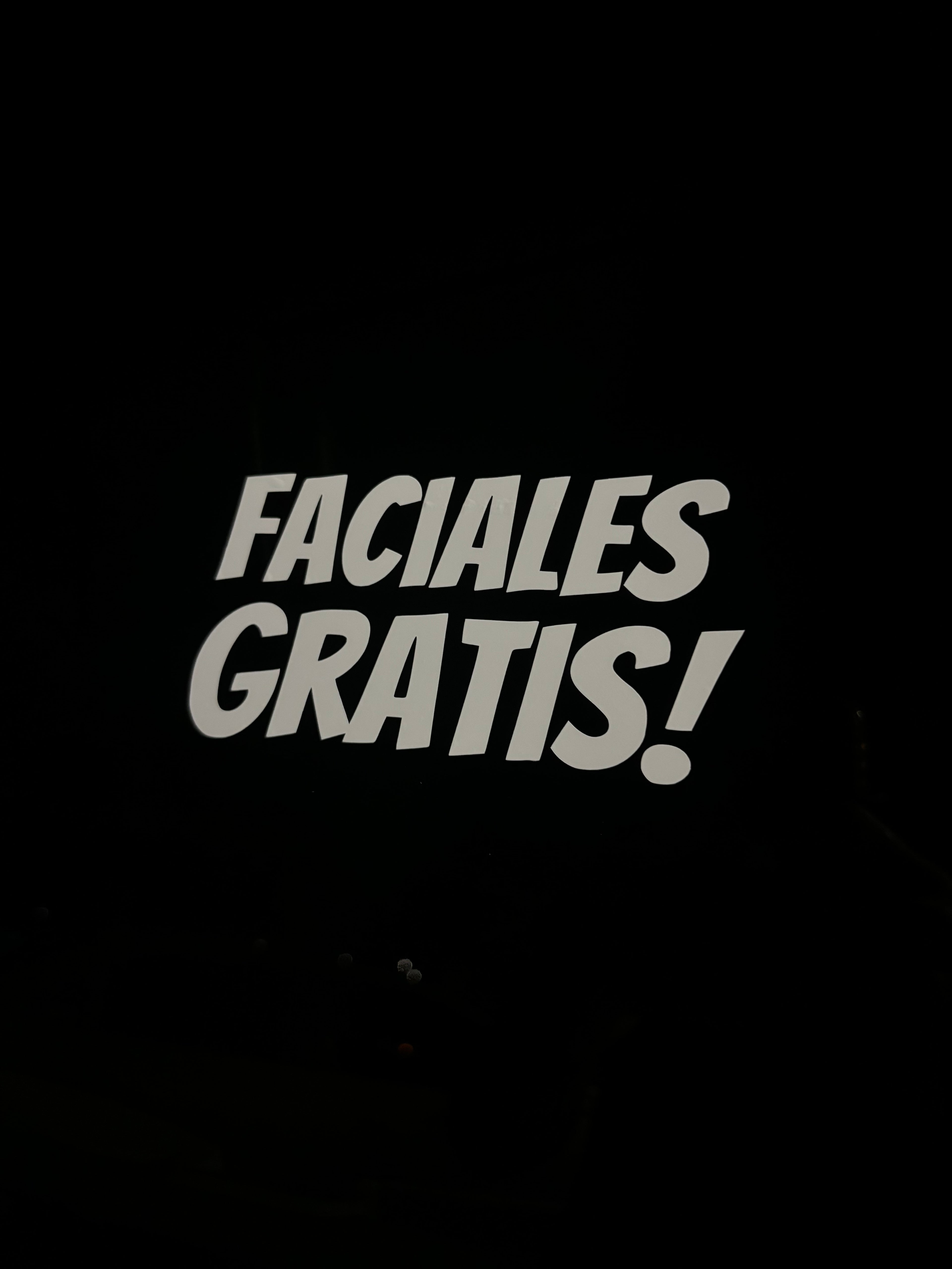 Faciales gratis stickers